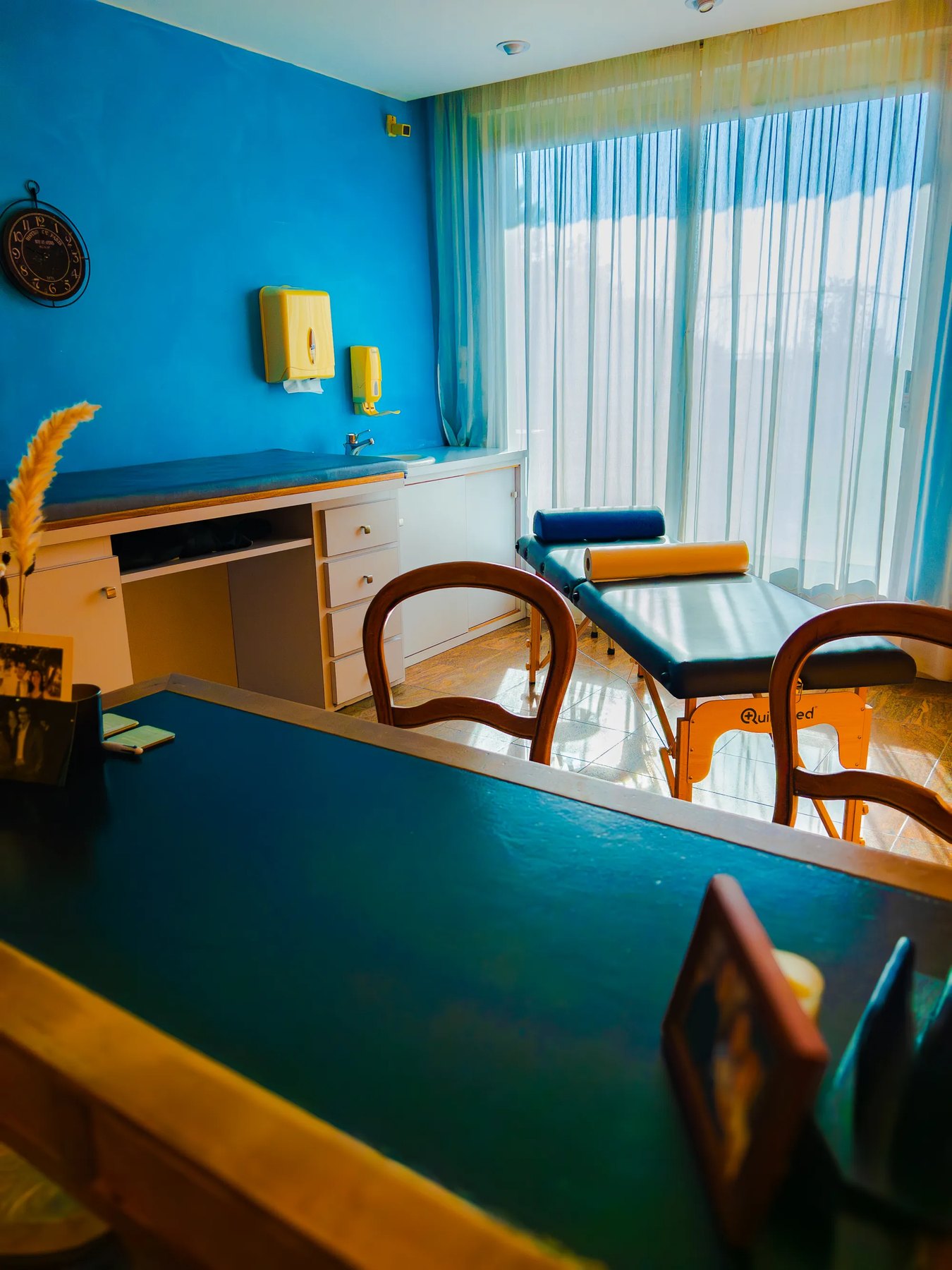 Table de soin du cabinet d’Anne-Charlotte Bussillet